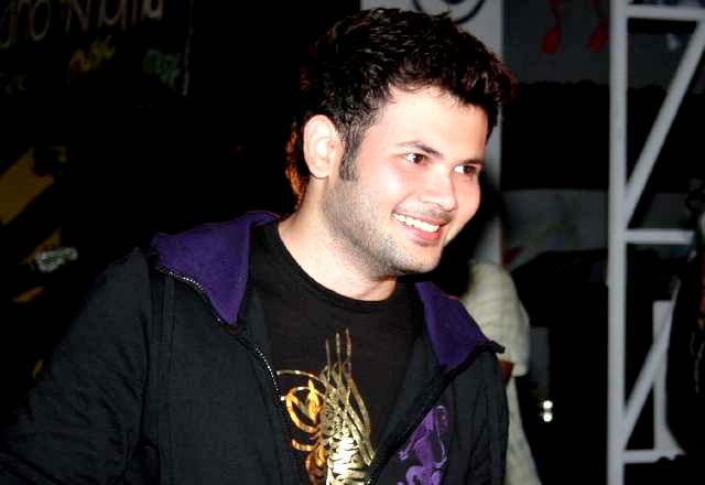 Ridho Roma Terinspirasi Gaya Menari Shahrukh Khan